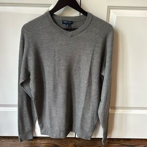 Peter Millar 100% Merino Wool V-Neck Sweater